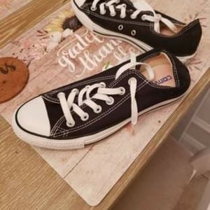 Ladies converse